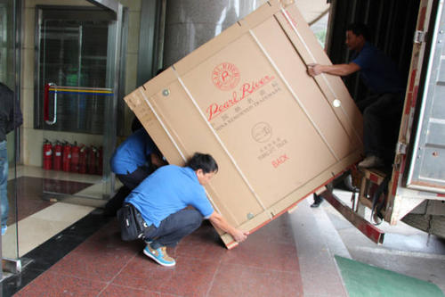 弥勒钢琴贵重工艺品无忧运